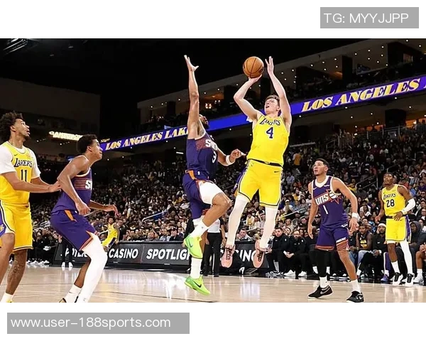 克莱状态低迷仅得3分5板三分球命中率惨淡表现令人失望 克莱状态低迷仅得3分5板三分球命中率惨淡表现令人失望